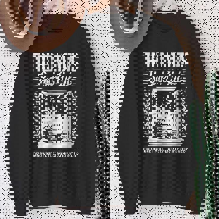 レトロ 疲れたママ ブッククラブ 本っぽい Booktrovert スウェットシャツ 年配の女性への贈り物