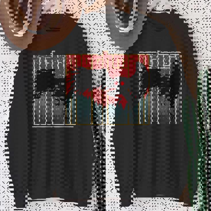 レトロモスマン-オリジナルのウェストバージニアクリプティッドアートワーク スウェットシャツ 年配の女性への贈り物