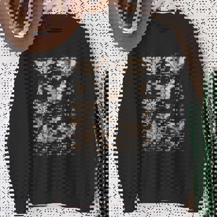 ヴィンテージ 蛾 蝶 自然 イラスト アート スウェットシャツ 年配の女性への贈り物