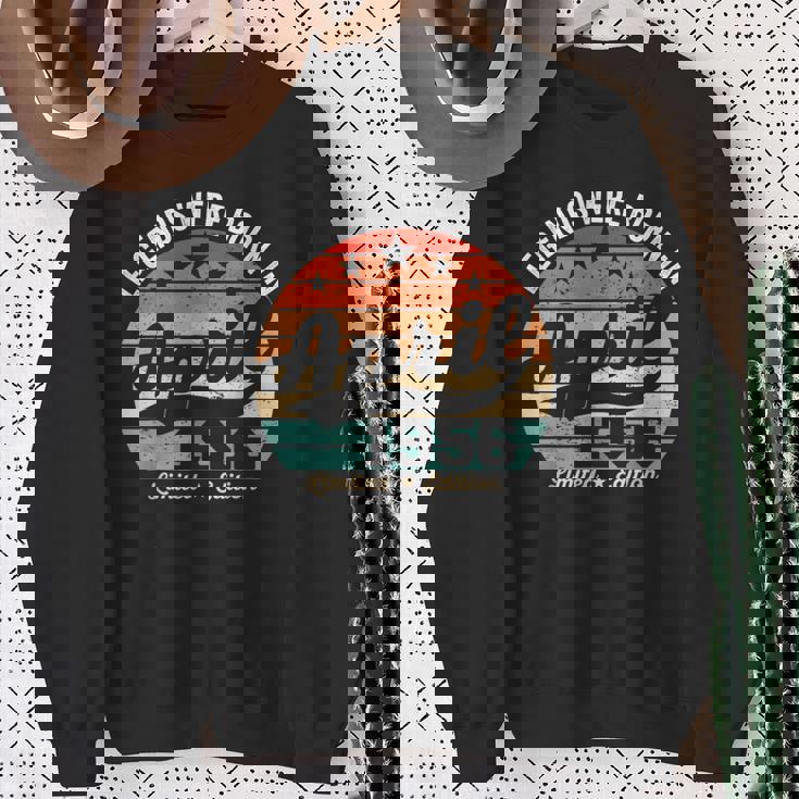 ヴィンテージ70歳の誕生日の伝説は1956年4月に誕生しました。 スウェットシャツ 年配の女性への贈り物