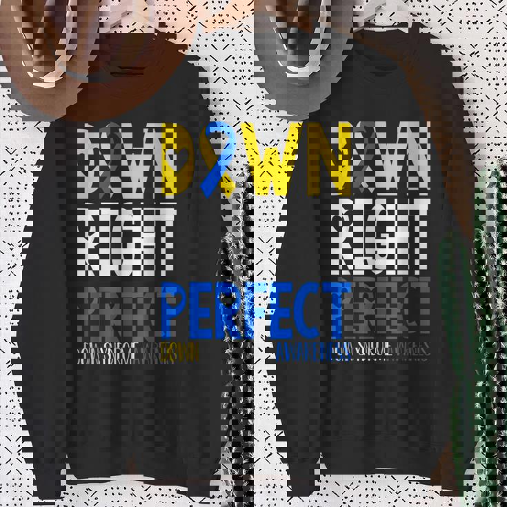 世界ダウン症啓発デーダウン右パーフェクトt21 スウェットシャツ 年配の女性への贈り物