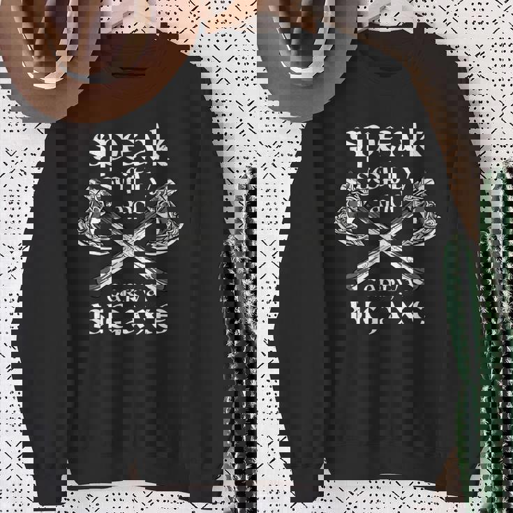 北欧戦士 衣装 バイキング 文化 バイキング 斧 北欧神話 長袖tシャツ スウェットシャツ 年配の女性への贈り物