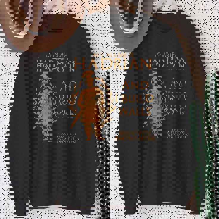 古代ローマ 皇帝ハドリアヌス 建築家 匿名 面白い スウェットシャツ 年配の女性への贈り物