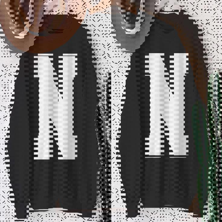 大文字nアルファベットモノグラムイニシャル スウェットシャツ 年配の女性への贈り物