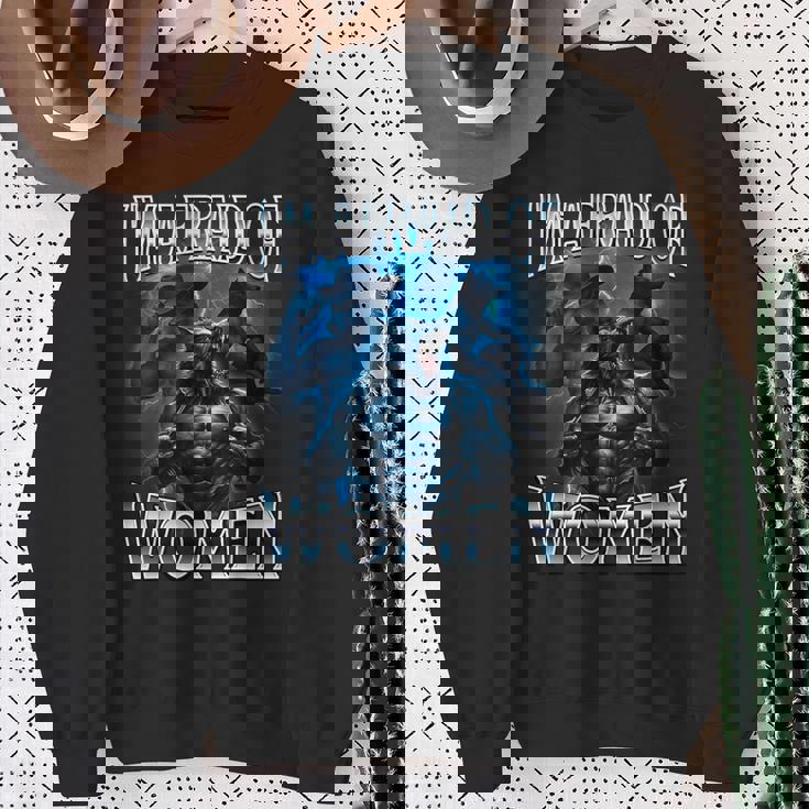 女が怖い狼アルファ・ウルフ・ミーム・クリンジ・ビアード スウェットシャツ 年配の女性への贈り物