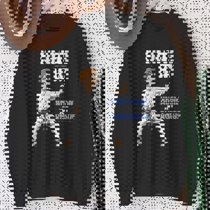 少年空手 キッズ空手ファイター格闘技 長袖tシャツ スウェットシャツ 年配の女性への贈り物