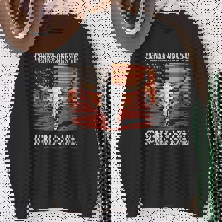 性別が混乱したら牛の乳を搾りに行け、アメリカ人 スウェットシャツ 年配の女性への贈り物