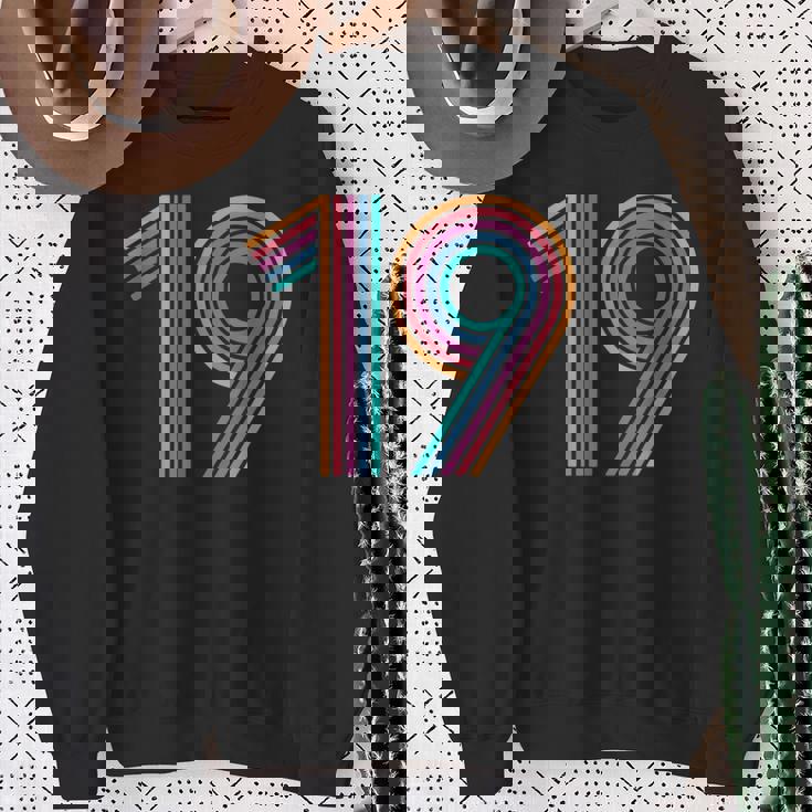 数字 19 19周年記念 19歳の誕生日 スウェットシャツ 年配の女性への贈り物