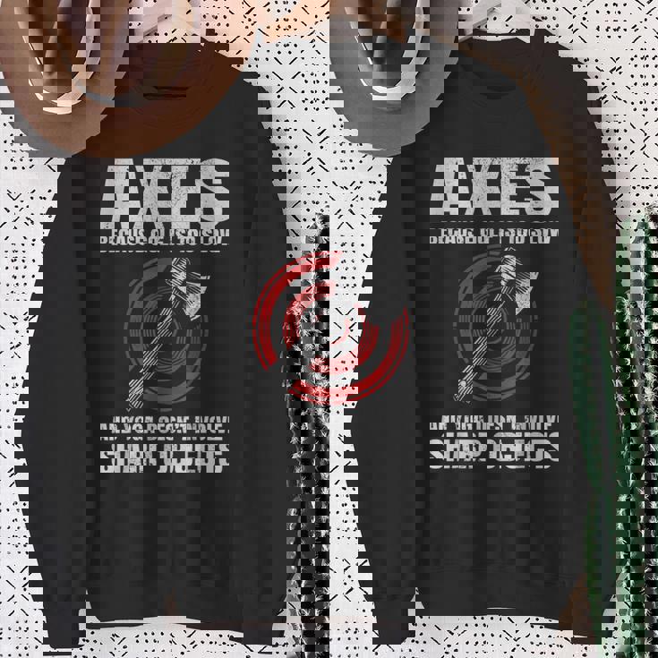 斧投げ ランバージャック ヨガ ゴルフ ファニー 斧投げ ブルズアイ スウェットシャツ 年配の女性への贈り物