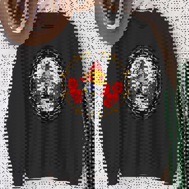 日本 マンホールアート 沖縄市栄房 エイサー 沖縄市エイサーエイ坊 ウチナ 長袖tシャツ スウェットシャツ 年配の女性への贈り物