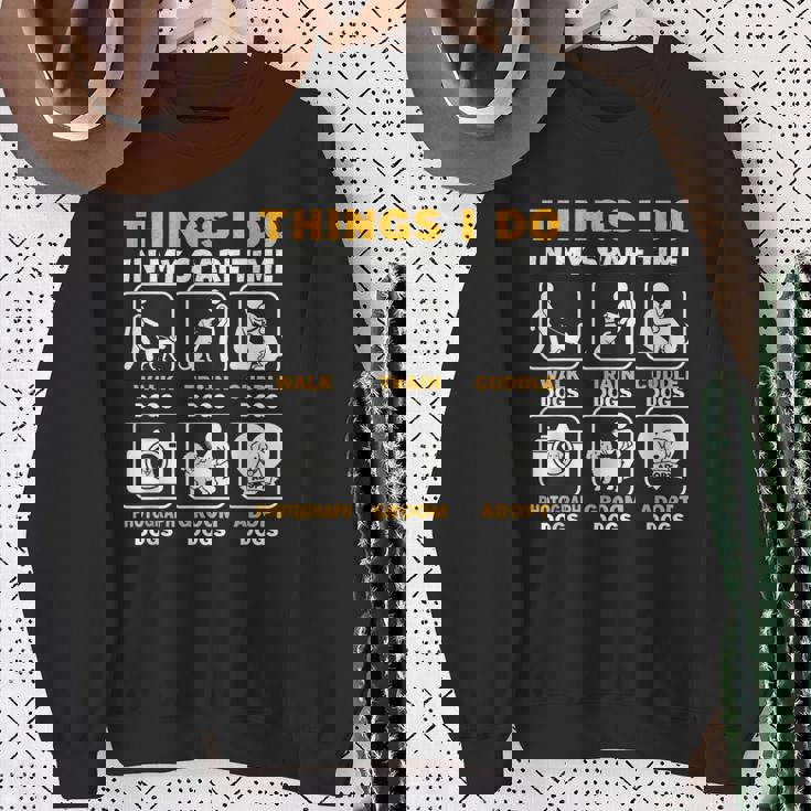 暇なときにすること犬を飼っている子犬、ペット スウェットシャツ 年配の女性への贈り物