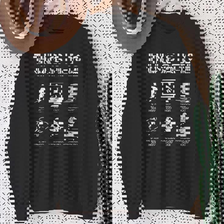 暇なときにすること面白いホッケー愛好家 スウェットシャツ 年配の女性への贈り物