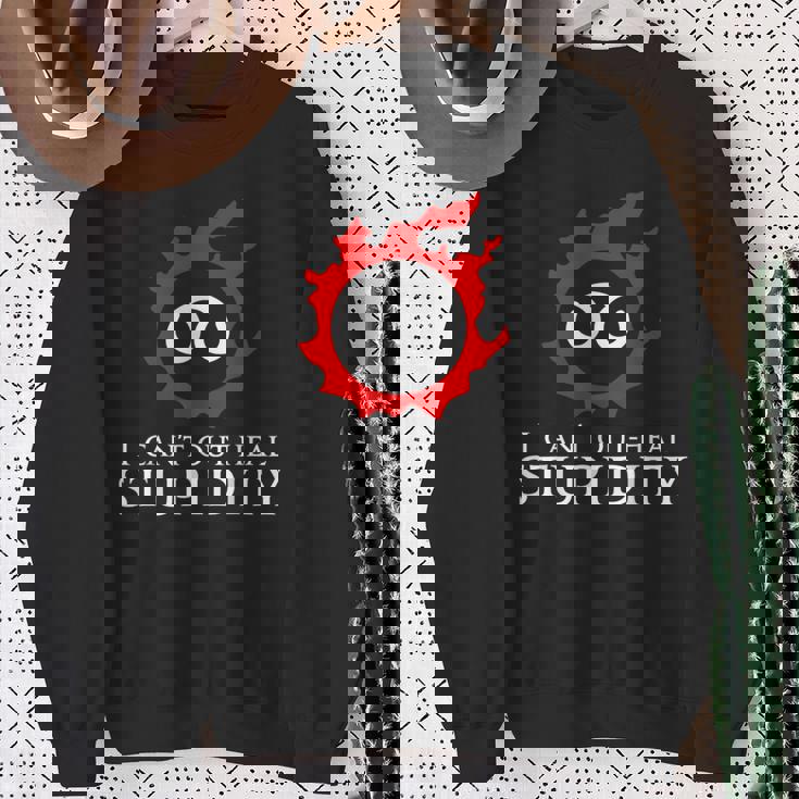 私は愚かさを癒すことができない-学者面白いミーム スウェットシャツ 年配の女性への贈り物