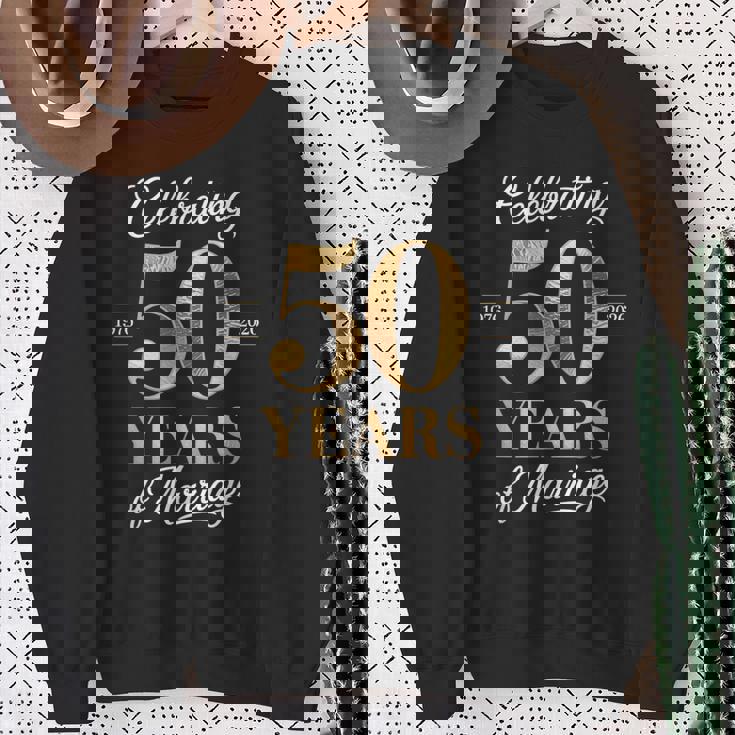 結婚 50 周年を祝う 1976 年 2026 年のゴールデン デザイン スウェットシャツ 年配の女性への贈り物