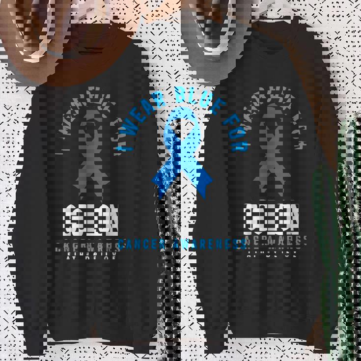 結腸直腸癌 I Wear Blue For Colon Cancer Awareness スウェットシャツ 年配の女性への贈り物