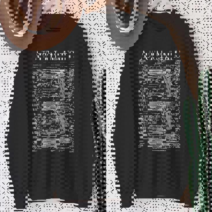 自動ピストル 拳銃 銃器 ヴィンテージガン 特許プリント スウェットシャツ 年配の女性への贈り物