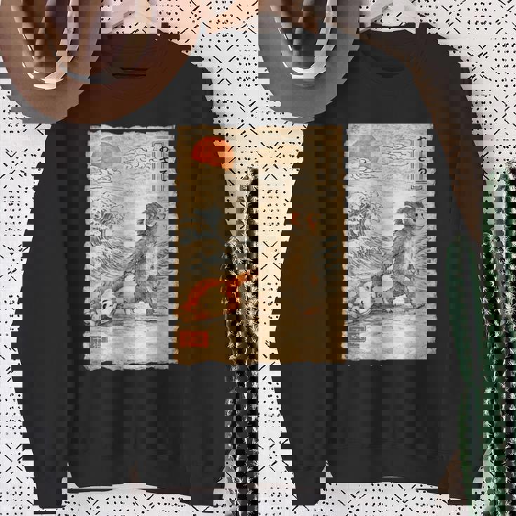 誰もが楽しめる「Punch The Monkey Baby Fun」デザイン。 スウェットシャツ 年配の女性への贈り物