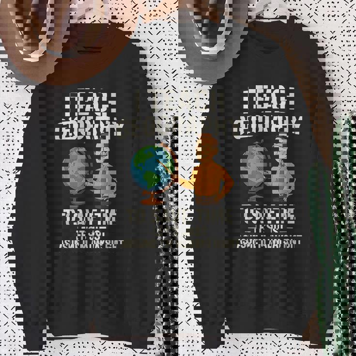 面白い 高校 男性 地理 先生 ティーンエイジャー ジョーク スウェットシャツ 年配の女性への贈り物