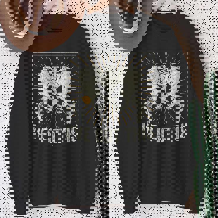 骨折した人工股関節置換手術で回復しました スウェットシャツ 年配の女性への贈り物