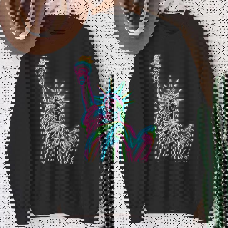 鮮やかな自由の女神tシャツ カラフルなアイコン スウェットシャツ 年配の女性への贈り物