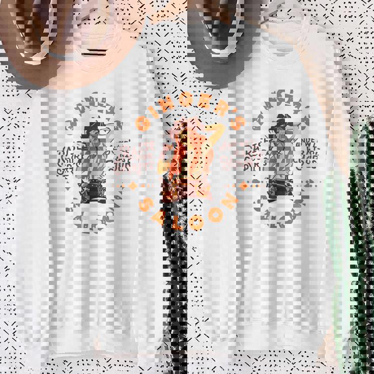 Gingersaloon ヴィンテージ ウイスキー レッドヘッド ダイブバー アーティストギフト スウェットシャツ 年配の女性への贈り物