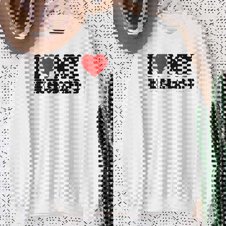 I Love My Husband I Heart My Husbandalentines Day スウェットシャツ 年配の女性への贈り物