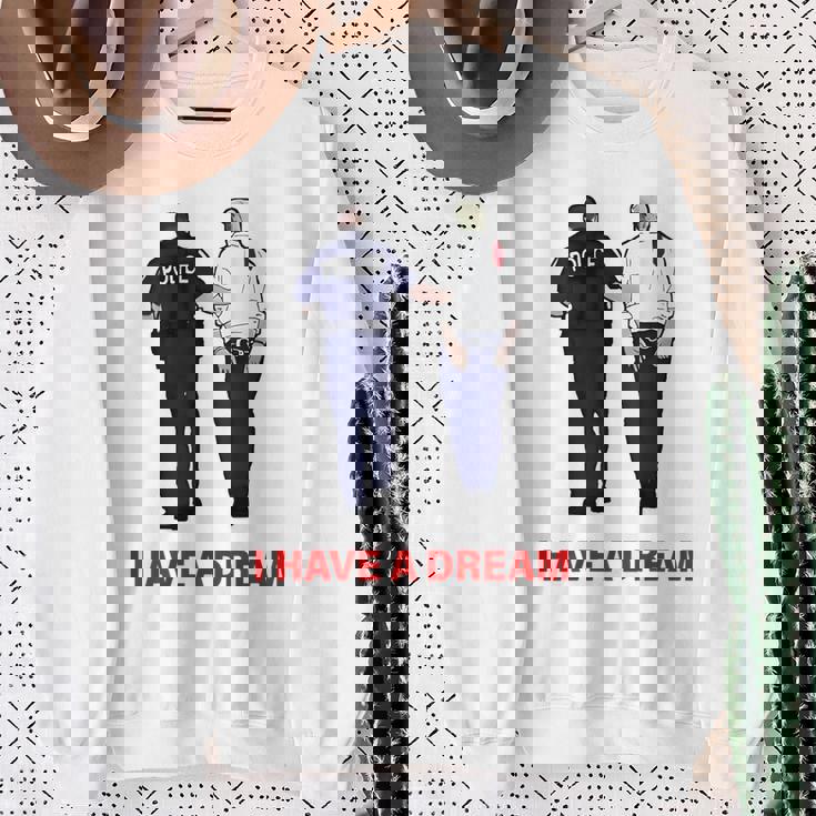 On Back I Have A Dream Trump Police 格言 男性 スウェットシャツ 年配の女性への贈り物