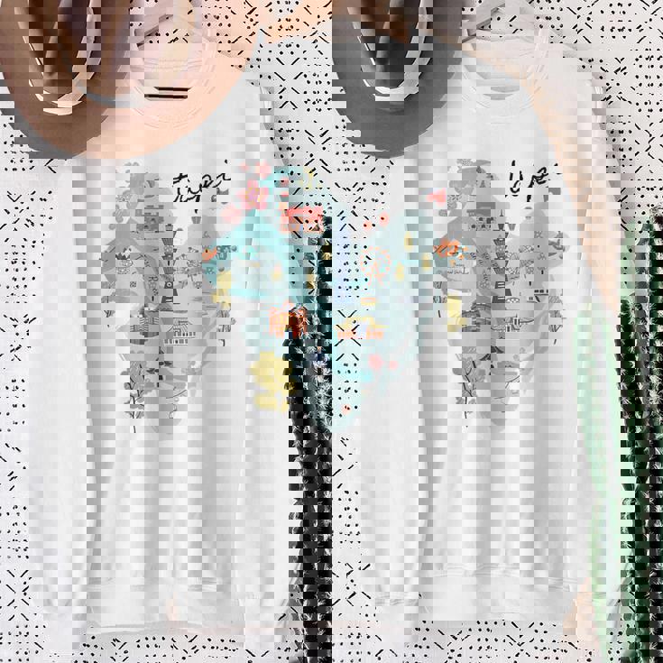 Travel Around Asia 台湾 台北地図 バケーション お土産 スウェットシャツ 年配の女性への贈り物