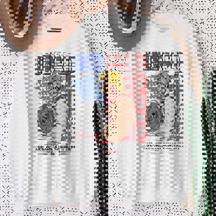 Trump Donald Pump Make Americatrong Again スウェットシャツ 年配の女性への贈り物