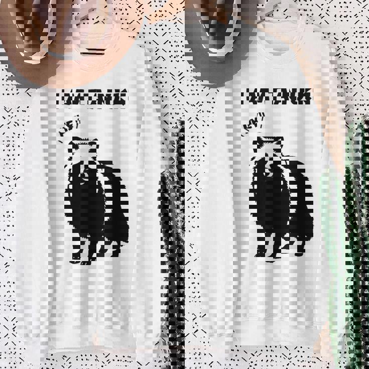 たぬきのシルエット I Am Tanuki おもしろ ユニーク 白黒 アニマル かわいい動物 狸 タヌキ 野生動物 スウェットシャツ 年配の女性への贈り物