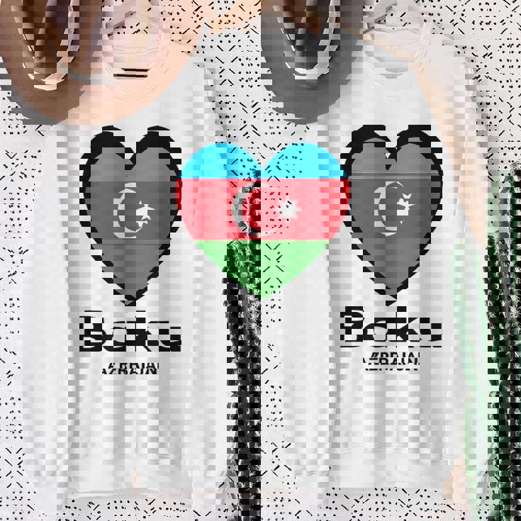 アゼルバイジャン バクー スウェットシャツ 年配の女性への贈り物