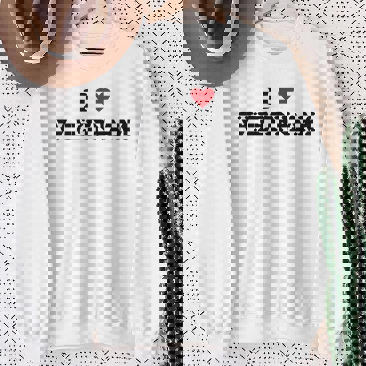 カントリーハートプライド-ファニーアイラブベトナム スウェットシャツ 年配の女性への贈り物