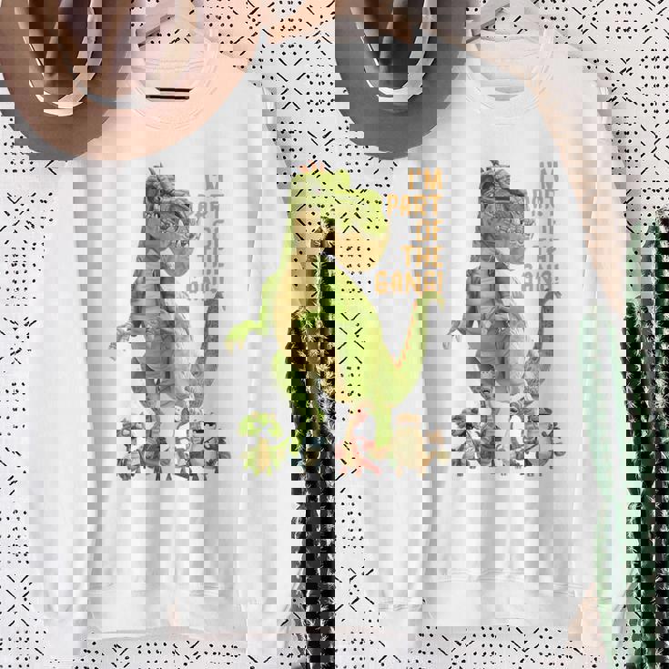 キッズ ギガントサウルス、最大の恐竜-カラフルで楽しいデザイン スウェットシャツ 年配の女性への贈り物