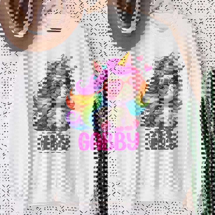 ギャビーユニコーン 名前入りデザイン スウェットシャツ 年配の女性への贈り物