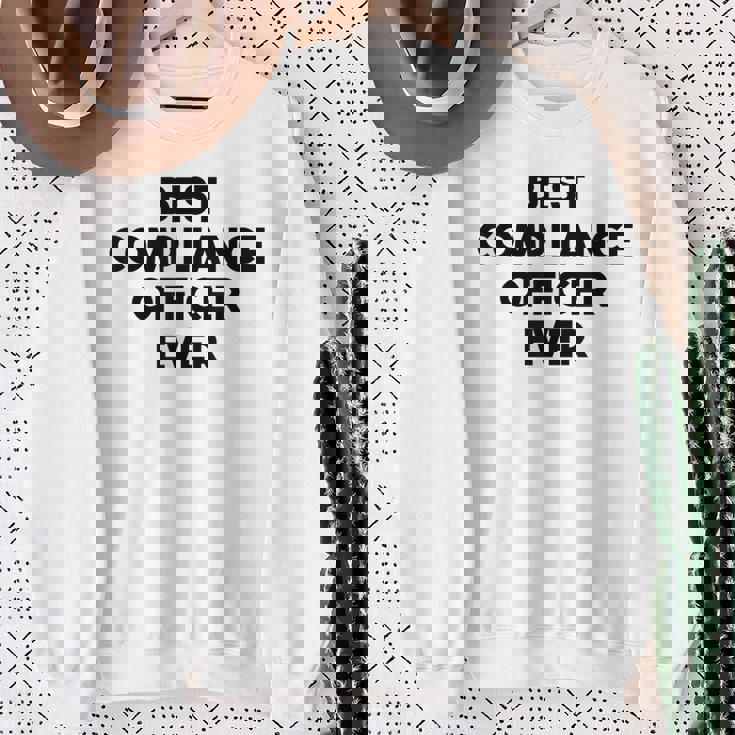 コンプライアンスオフィサーファニー-史上最高のコンプライアンスオフィサー。 スウェットシャツ 年配の女性への贈り物