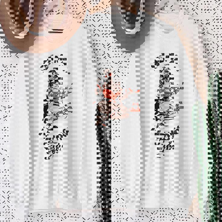 ファニー タトゥー ロカビリー ピンナップ ウィスキー 猫と一緒に飲む スウェットシャツ 年配の女性への贈り物