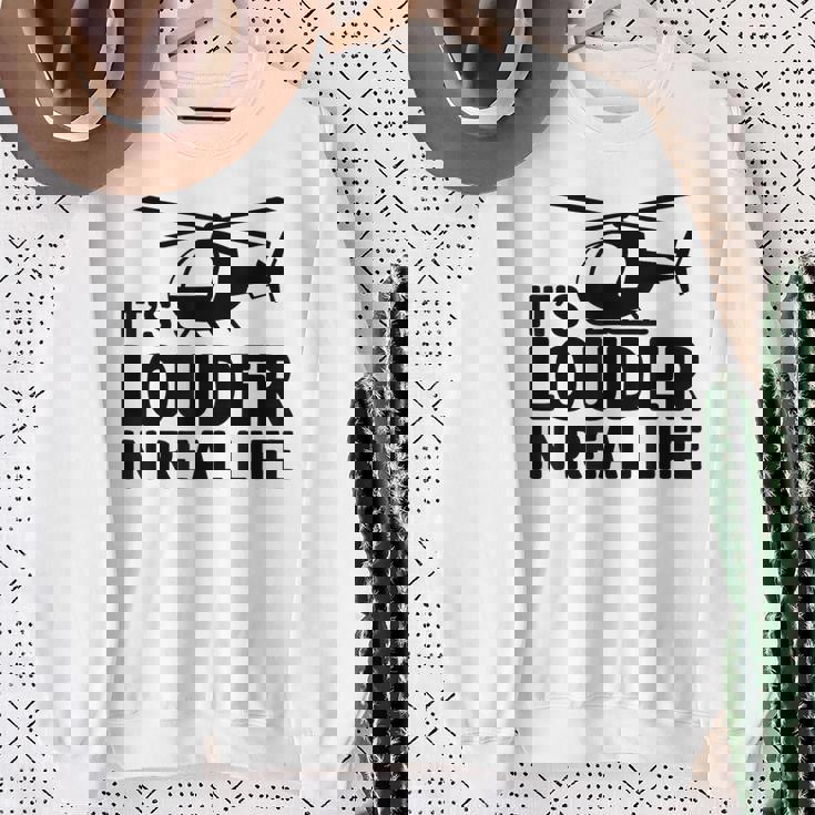 ヘリコプター 空中乗組員 実生活ではより大きな音色 スウェットシャツ 年配の女性への贈り物