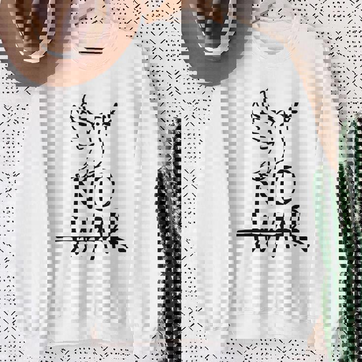 不戦の鳩 世界平和の象徴 ホープ・ハーモニー・フェスティバル No War Dove Of Wolrd Peace 長袖tシャツ スウェットシャツ 年配の女性への贈り物