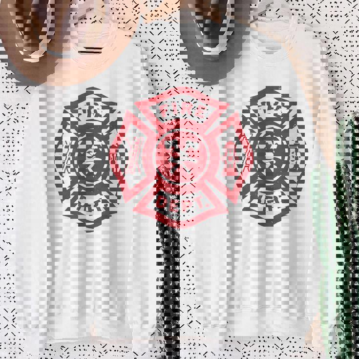 伝統的な消防署救助隊員エンブレムアート。 スウェットシャツ 年配の女性への贈り物