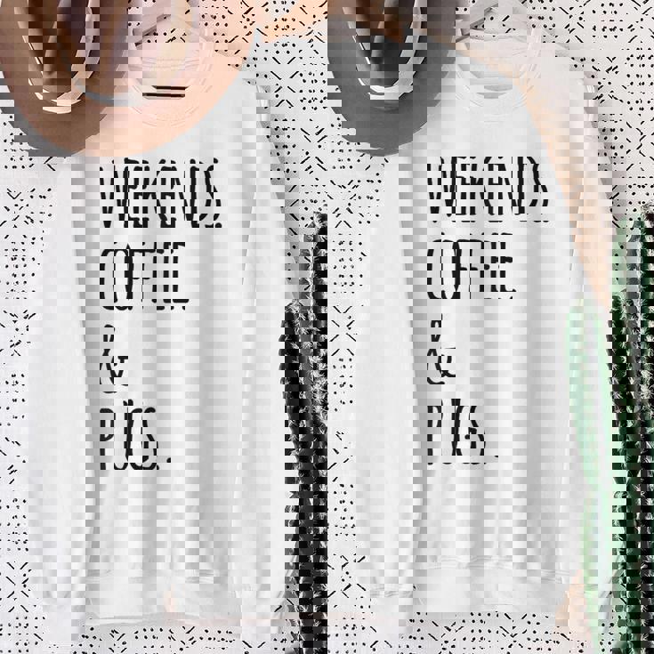 週末コーヒーパグ犬 スウェットシャツ 年配の女性への贈り物