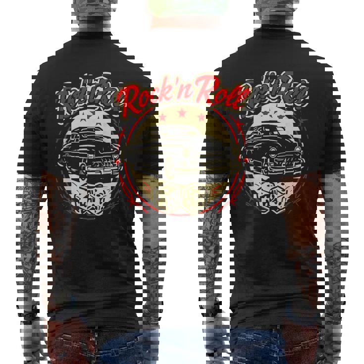 1950年代ロックンロールクラシックカーとサイコロロカビリー メンズTシャツ バックプリント
