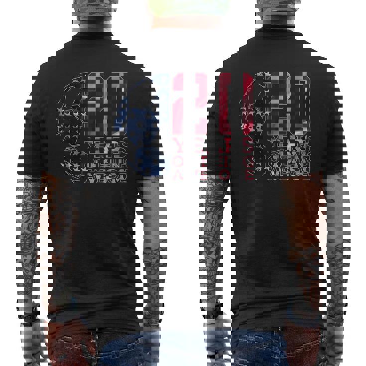 20 Years Of Being Awesome サッカー サッカー 20歳 誕生日 メンズTシャツ バックプリント