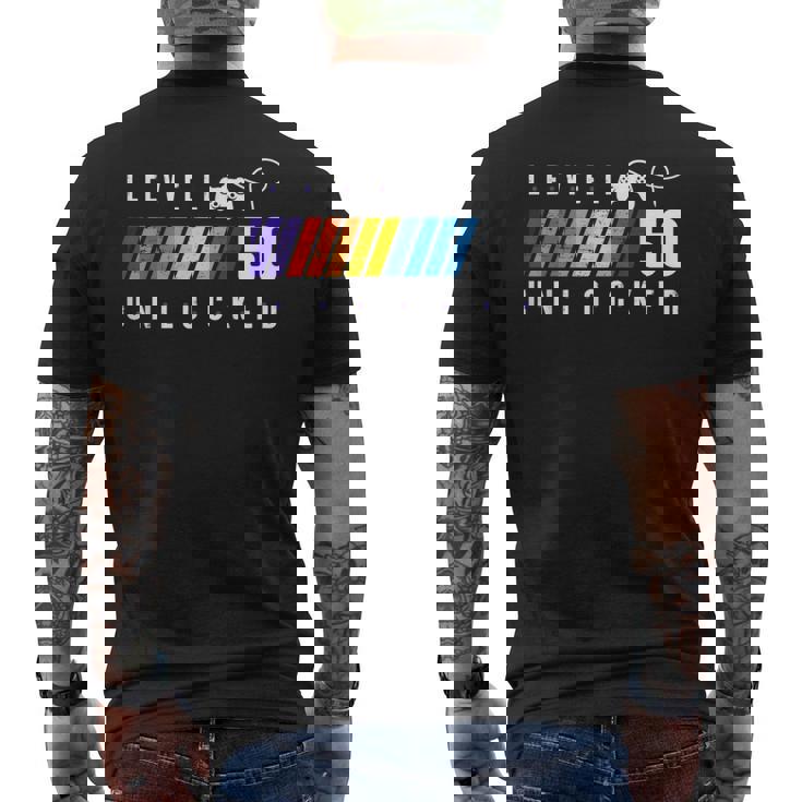 50歳の誕生日 ゲーマーボーイまたはゲーマーガール レベル50 アンロック メンズTシャツ バックプリント