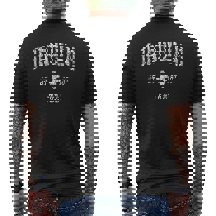 Grapevine Texas Tx ヴィンテージ アスレチック スポーツデザイン メンズTシャツ バックプリント