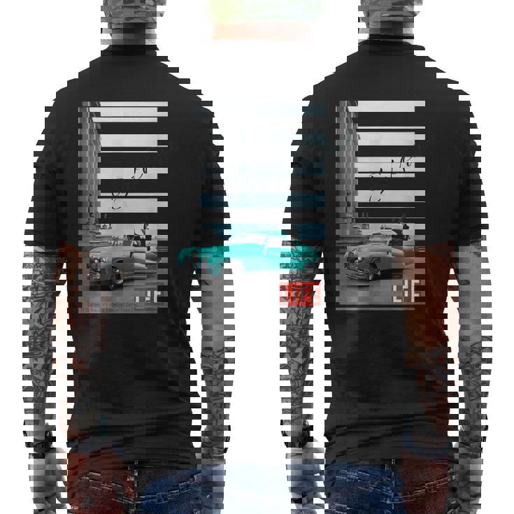 Life Picture Collection モデルと自動車 ／ エッフェル塔（1） メンズTシャツ バックプリント