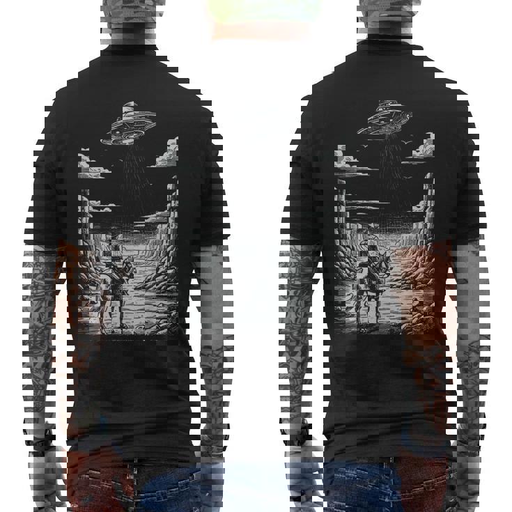 Lone Cowboy Watching Ufo 空飛ぶ円盤 キャニオン メンズTシャツ バックプリント