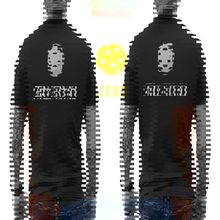Zero Zero Two 、面白いピックルボール退職ギフト メンズTシャツ バックプリント