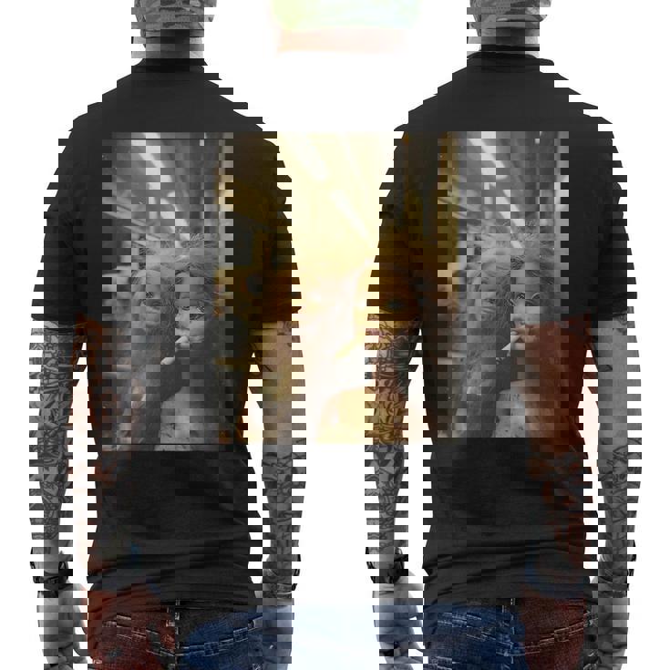 アンティーク調のドールフェイスミーム メンズTシャツ バックプリント