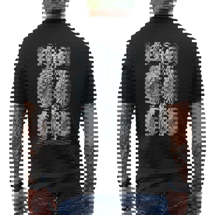 アンモナイト化石 地質学者 古生物学者研究 古生物学 メンズTシャツ バックプリント