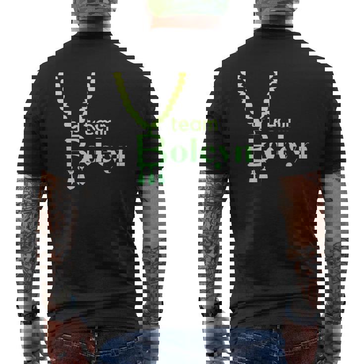 アン・ブーリン B ネックレス チーム ブーリン ヘンリー8世の6人の妻 メンズTシャツ バックプリント